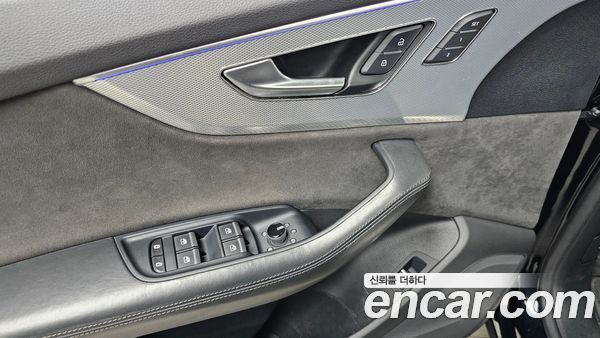Audi Q8 2020, фото 29