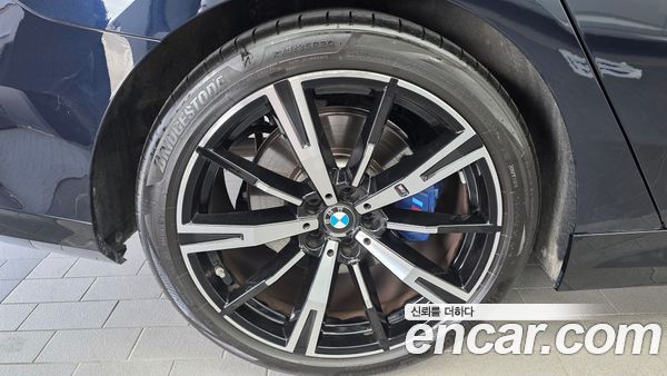 BMW 5 Series 2025, фото 5