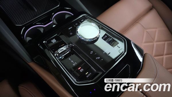 BMW 5 Series 2025, фото 12