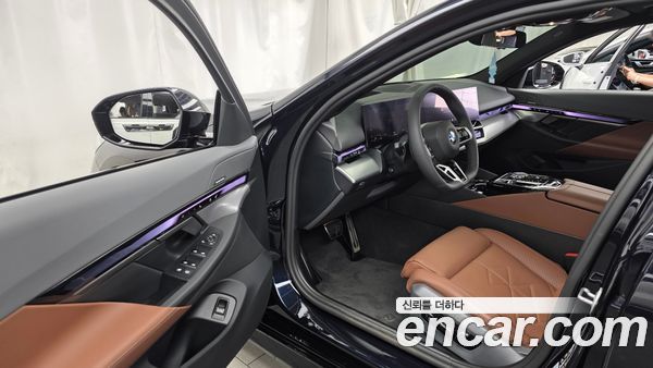 BMW 5 Series 2025, фото 13