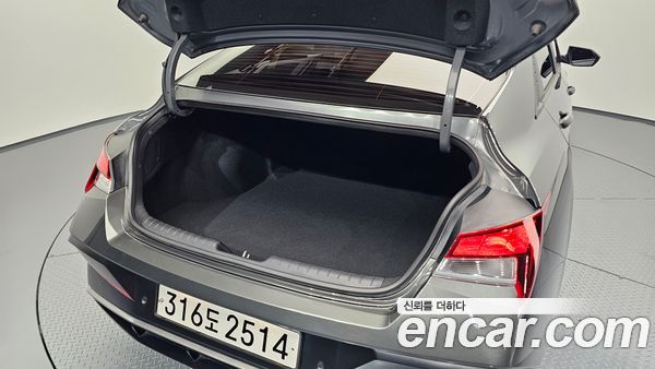 Hyundai Elantra 2025, фото 30