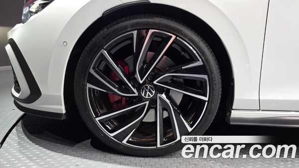 Volkswagen Golf 2024, фото 5