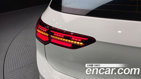 Volkswagen Golf 2024, фото 9