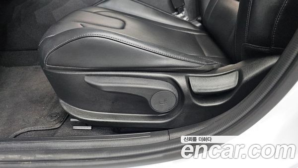 Hyundai Elantra 2023, фото 31