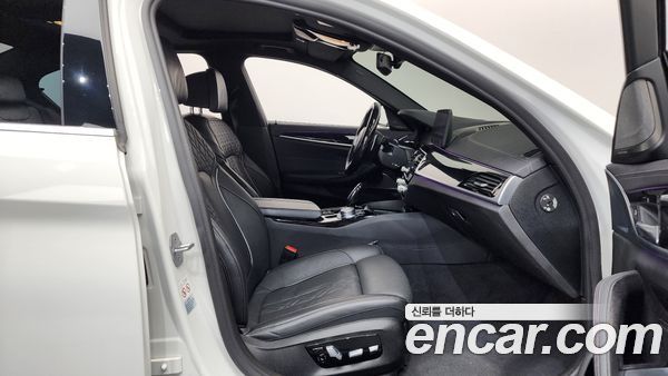 BMW 5 Series 2022, фото 16