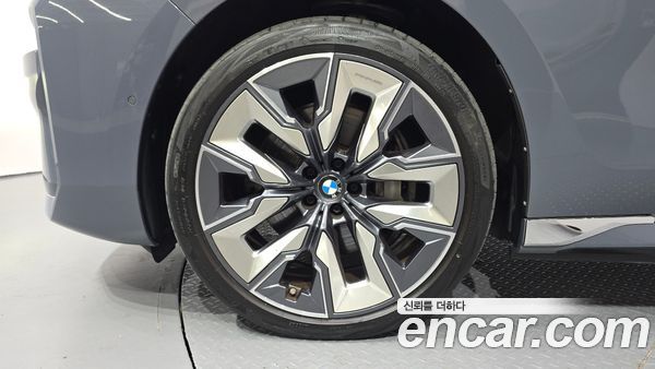 BMW i7 2023, фото 5