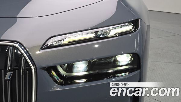 BMW i7 2023, фото 8