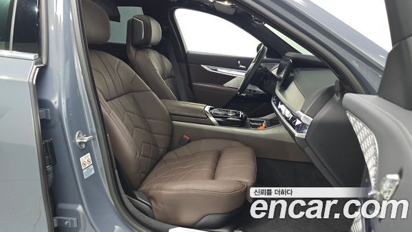 BMW i7 2023, фото 16