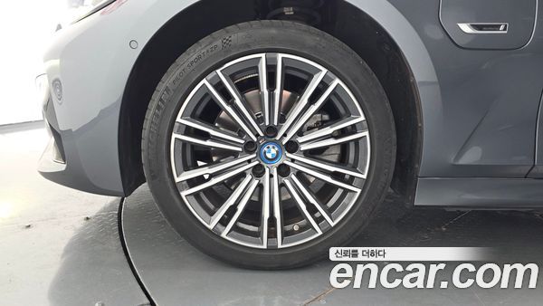 BMW 3 Series 2022, фото 5