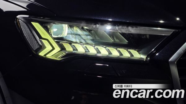 Audi Q7 2021, фото 7