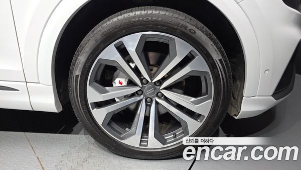 Audi Q8 2021, фото 5