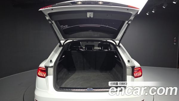 Audi Q8 2021, фото 20