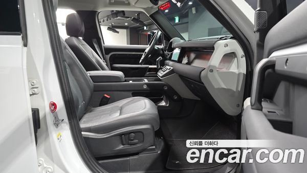 Land Rover Defender 2022, фото 15