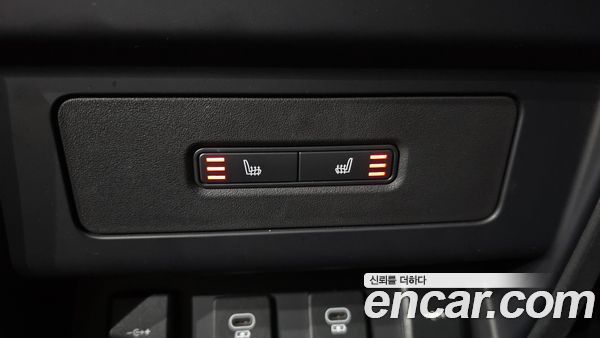 Land Rover Defender 2022, фото 30