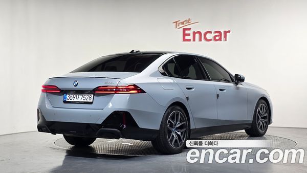 BMW 5 Series 2026, фото 2