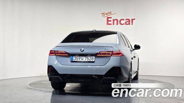 BMW 5 Series 2026, фото 4