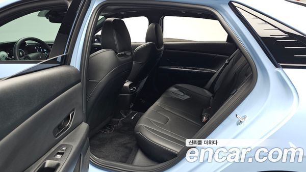 Hyundai Elantra 2024, фото 17
