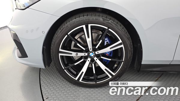 BMW 5 Series 2024, фото 4