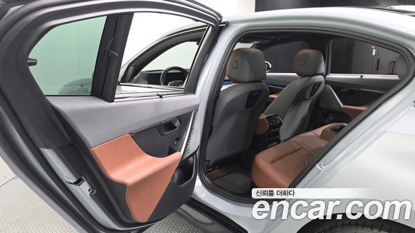 BMW 5 Series 2024, фото 15