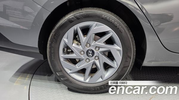 Hyundai Elantra 2024, фото 5
