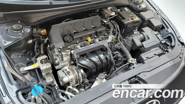 Hyundai Elantra 2024, фото 6