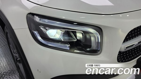 Mercedes-Benz GLB 2023, фото 8