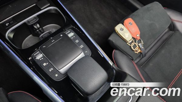 Mercedes-Benz GLB 2023, фото 31