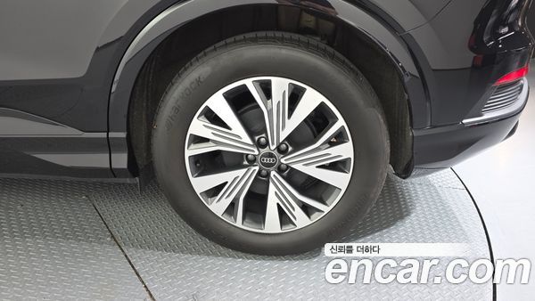 Audi Q4 e-tron 2023, фото 5
