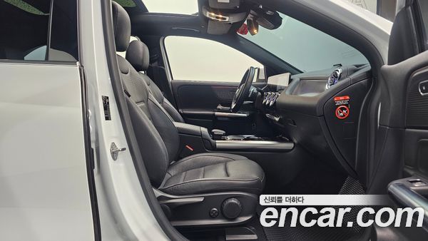 Mercedes-Benz EQA 2022, фото 15