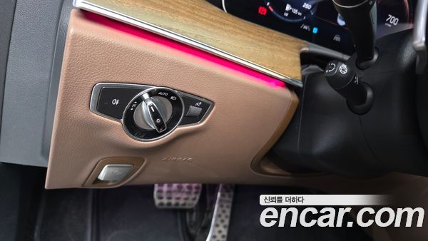 Mercedes-Benz E-Class 2021, фото 26