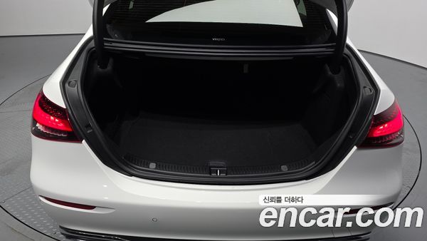 Mercedes-Benz E-Class 2021, фото 32