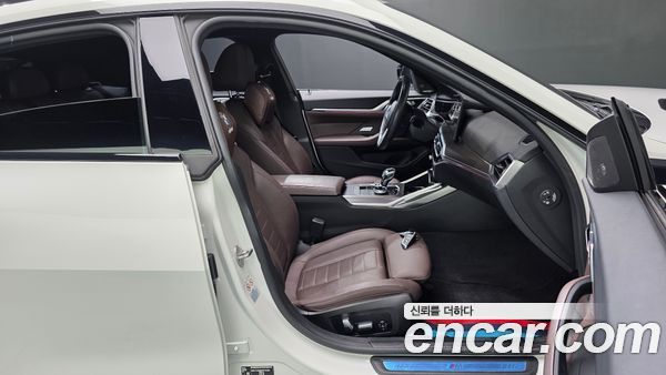 BMW i4 2023, фото 15