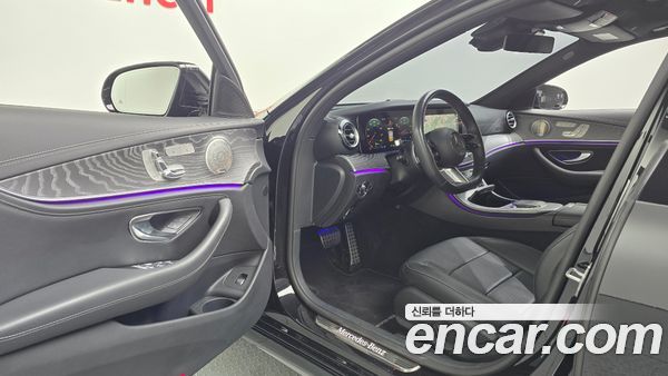 Mercedes-Benz E-Class 2023, фото 10