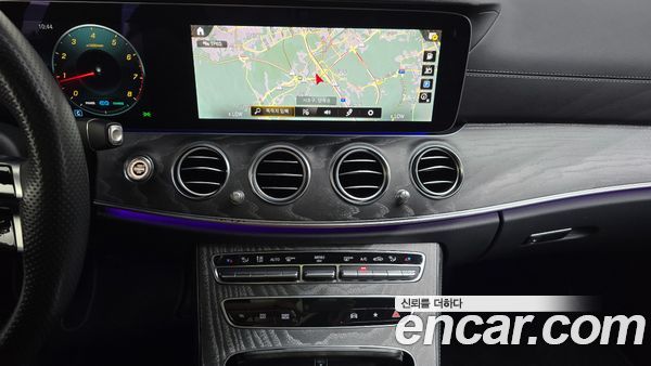 Mercedes-Benz E-Class 2023, фото 14