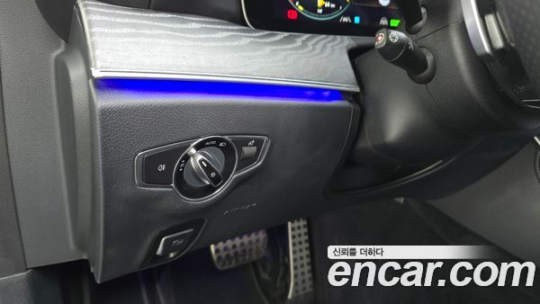 Mercedes-Benz E-Class 2023, фото 17