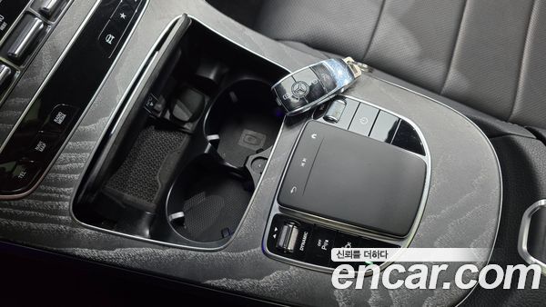 Mercedes-Benz E-Class 2023, фото 18