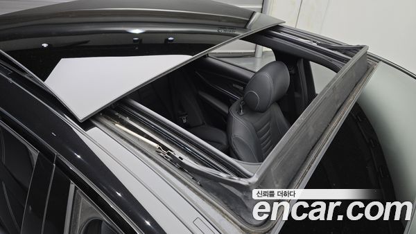 Mercedes-Benz E-Class 2023, фото 19