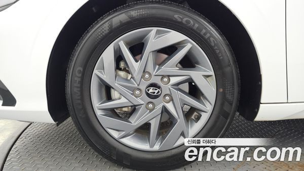 Hyundai Elantra 2024, фото 4