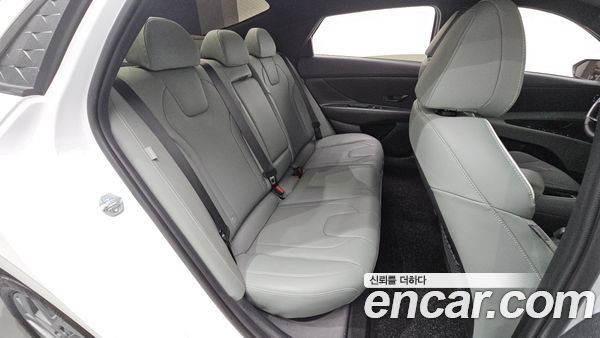 Hyundai Elantra 2024, фото 15