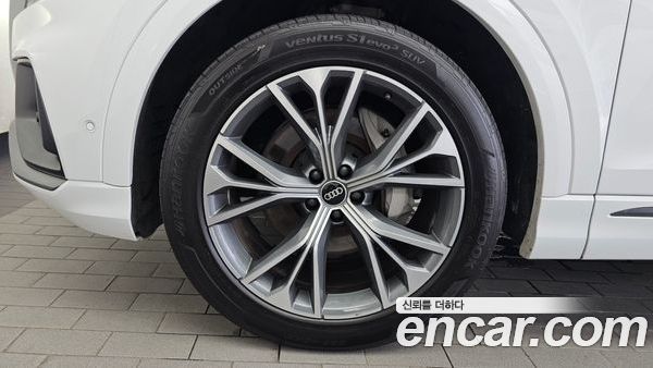 Audi Q8 2021, фото 5