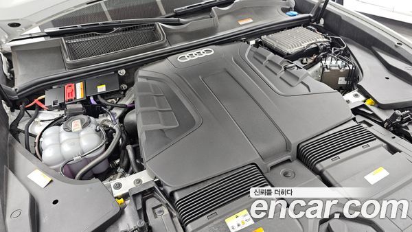 Audi Q8 2021, фото 6