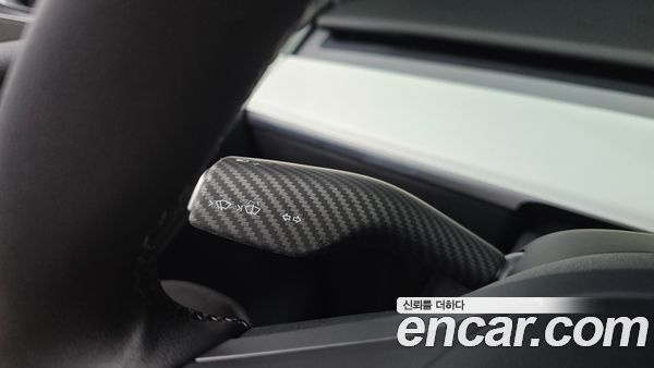 Tesla Model Y 2024, фото 28