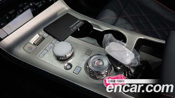 Genesis GV70 2025, фото 12