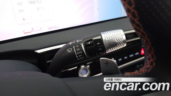 Genesis GV70 2025, фото 30