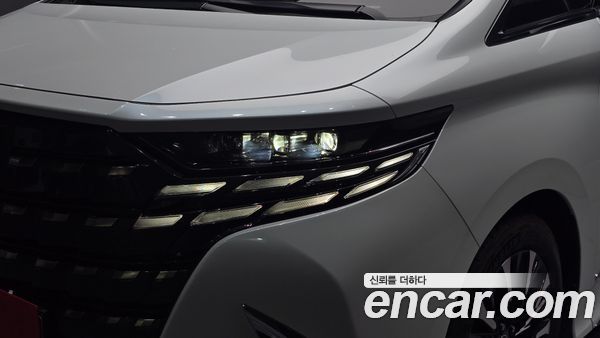 Toyota Alphard 2024, фото 8