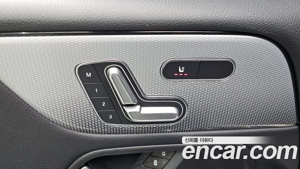 Mercedes-Benz GLB 2021, фото 20