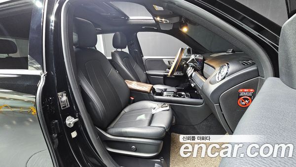 Mercedes-Benz GLB 2021, фото 16