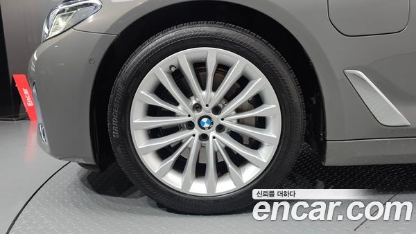 BMW 5 Series 2021, фото 5