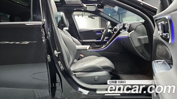 Mercedes-Benz C-Class 2023, фото 16