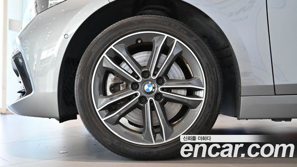 BMW 1 Series 2023, фото 5